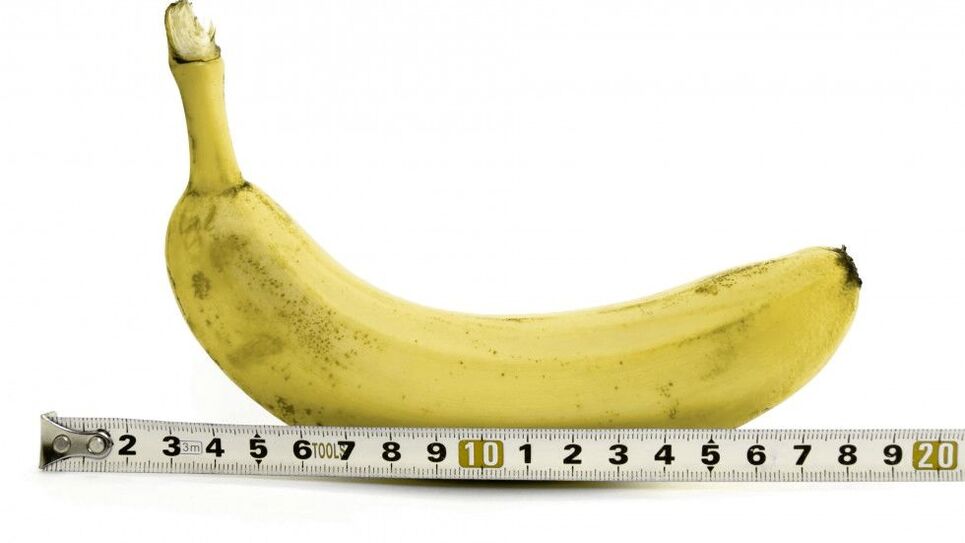 misurazione del pene dopo l'ingrandimento con il gel usando l'esempio di una banana